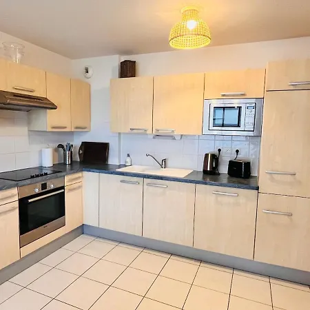 Escapade à Deux Pas De La Parking Privé Apartamento *